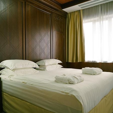 City Hotel ビシュケク エクステリア 写真