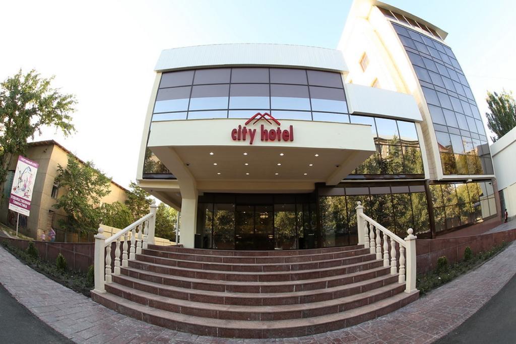 City Hotel ビシュケク エクステリア 写真