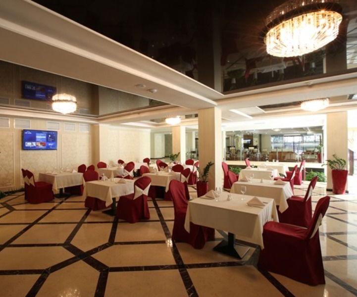City Hotel ビシュケク エクステリア 写真