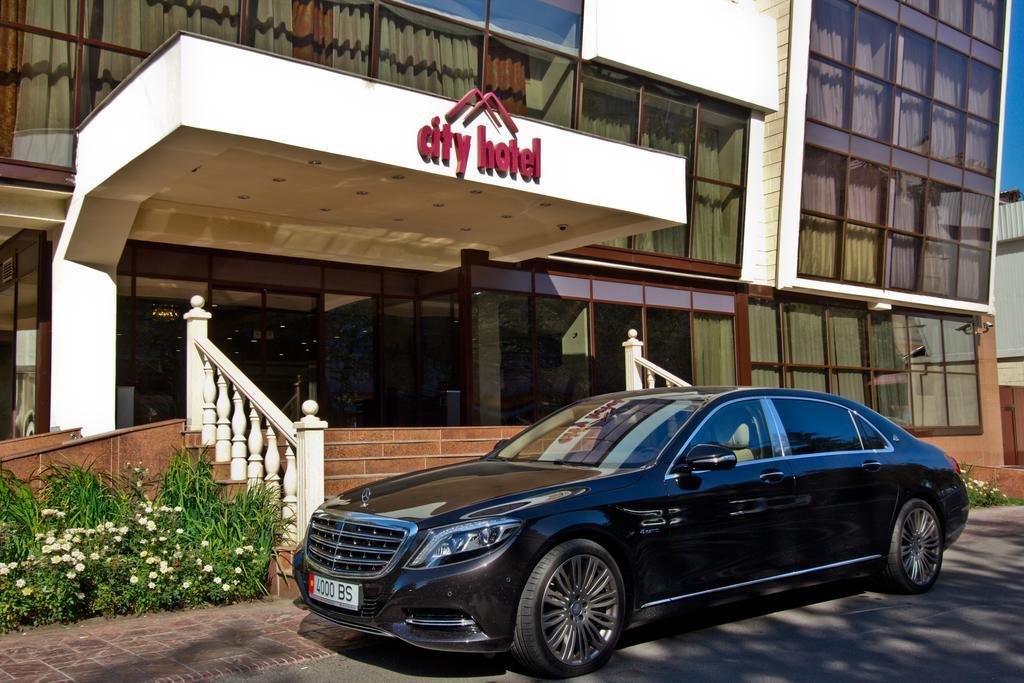 City Hotel ビシュケク エクステリア 写真