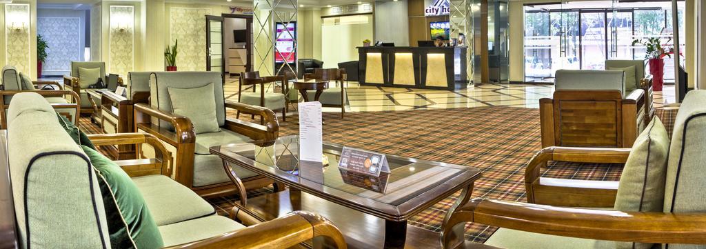 City Hotel ビシュケク エクステリア 写真