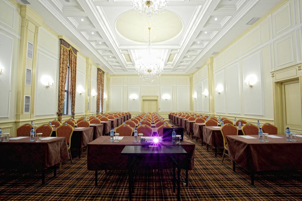 City Hotel ビシュケク エクステリア 写真