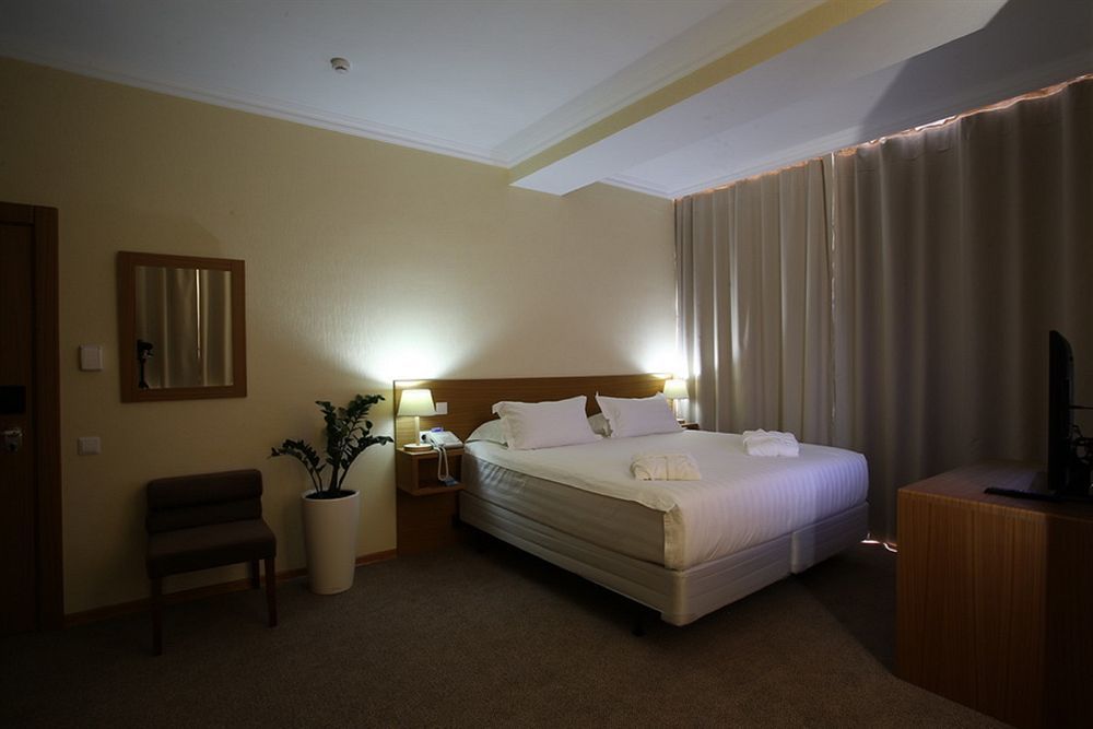 City Hotel ビシュケク エクステリア 写真