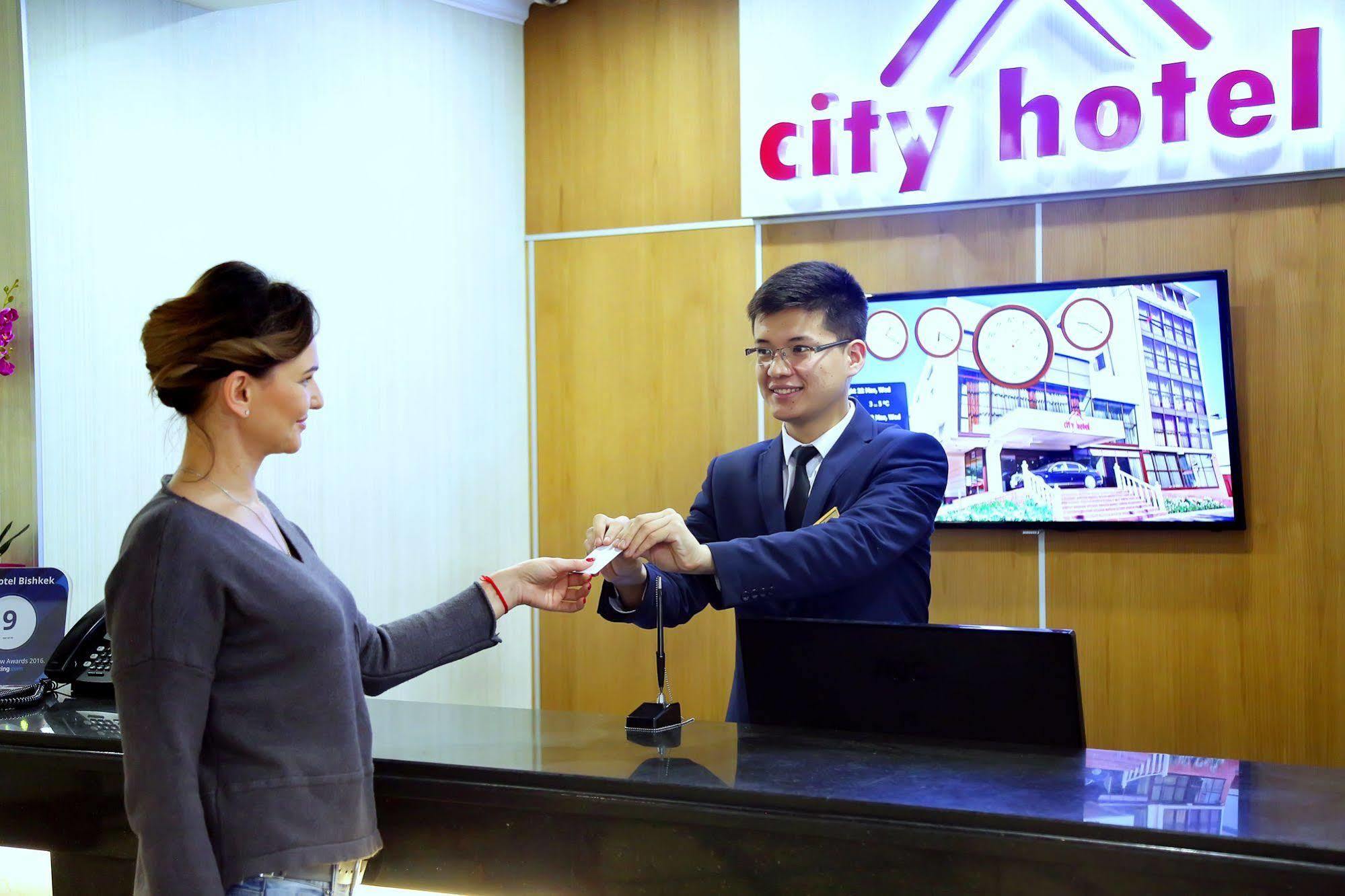 City Hotel ビシュケク エクステリア 写真